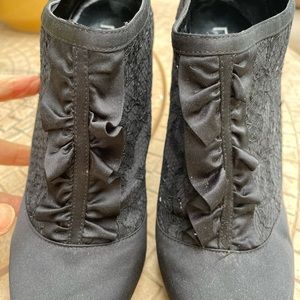 Dressy ankle fabric boots - great condition